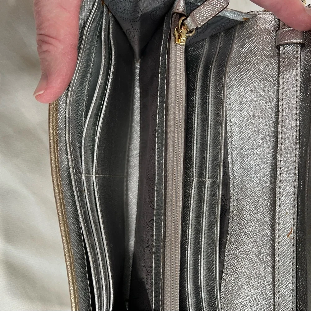Wallet Gold Crossbody Bag - Picture 14 of 15